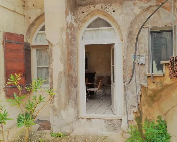 La Maison De Toinette Arles